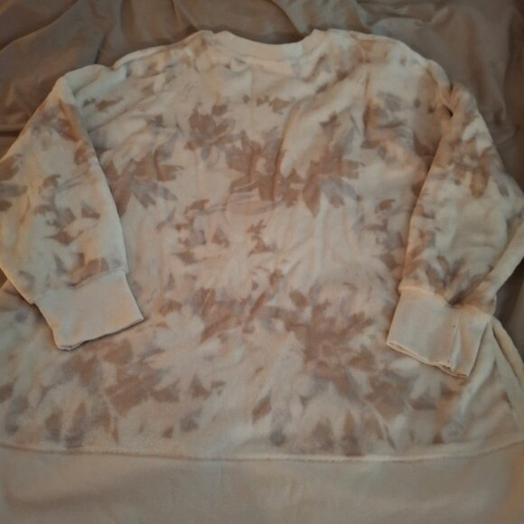 SO Women's Cream, Tan, And Gray Super Soft Oversized Casual Sweatshirt - Picture 6 of 7